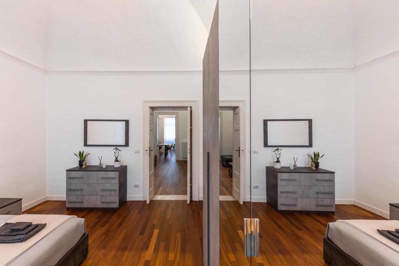 Casa Dei Visionari Lägenhet Bari Exteriör bild