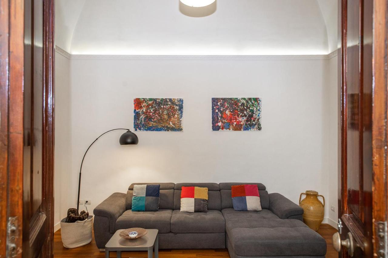 Casa Dei Visionari Lägenhet Bari Exteriör bild